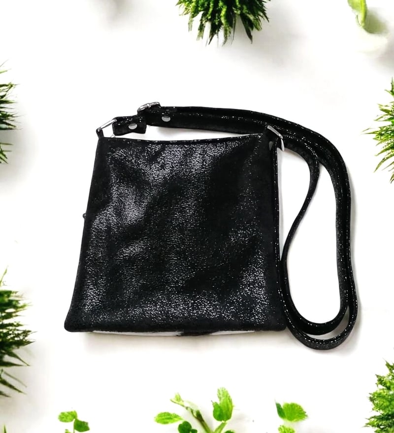 Pochette bandoulière artisanale en fausse fourrure zèbre 3