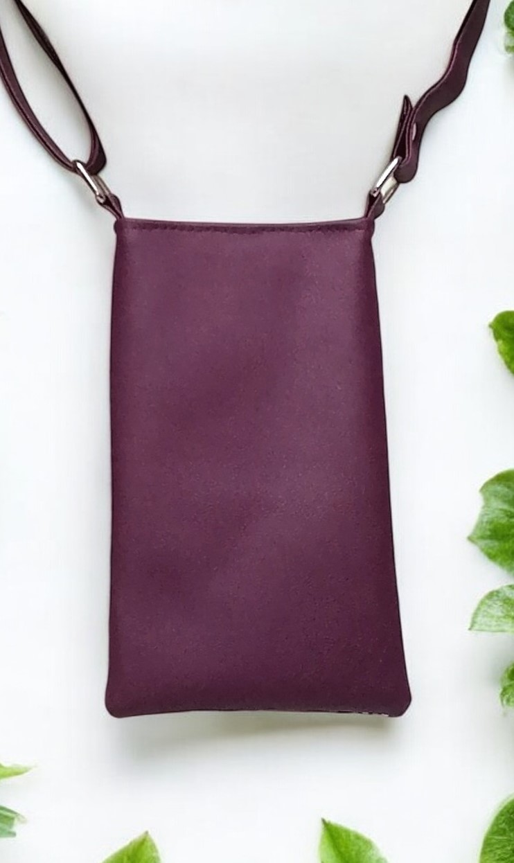 Pochette téléphone artisanale en simili cuir prune et coton 3