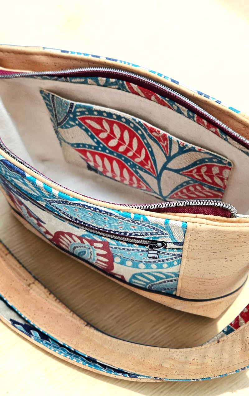Sac bandoulière artisanal en liège et coton enduit 3
