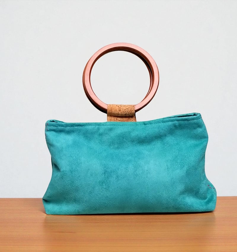 Sac à main artisanal en suédine vert turquoise — autre vue