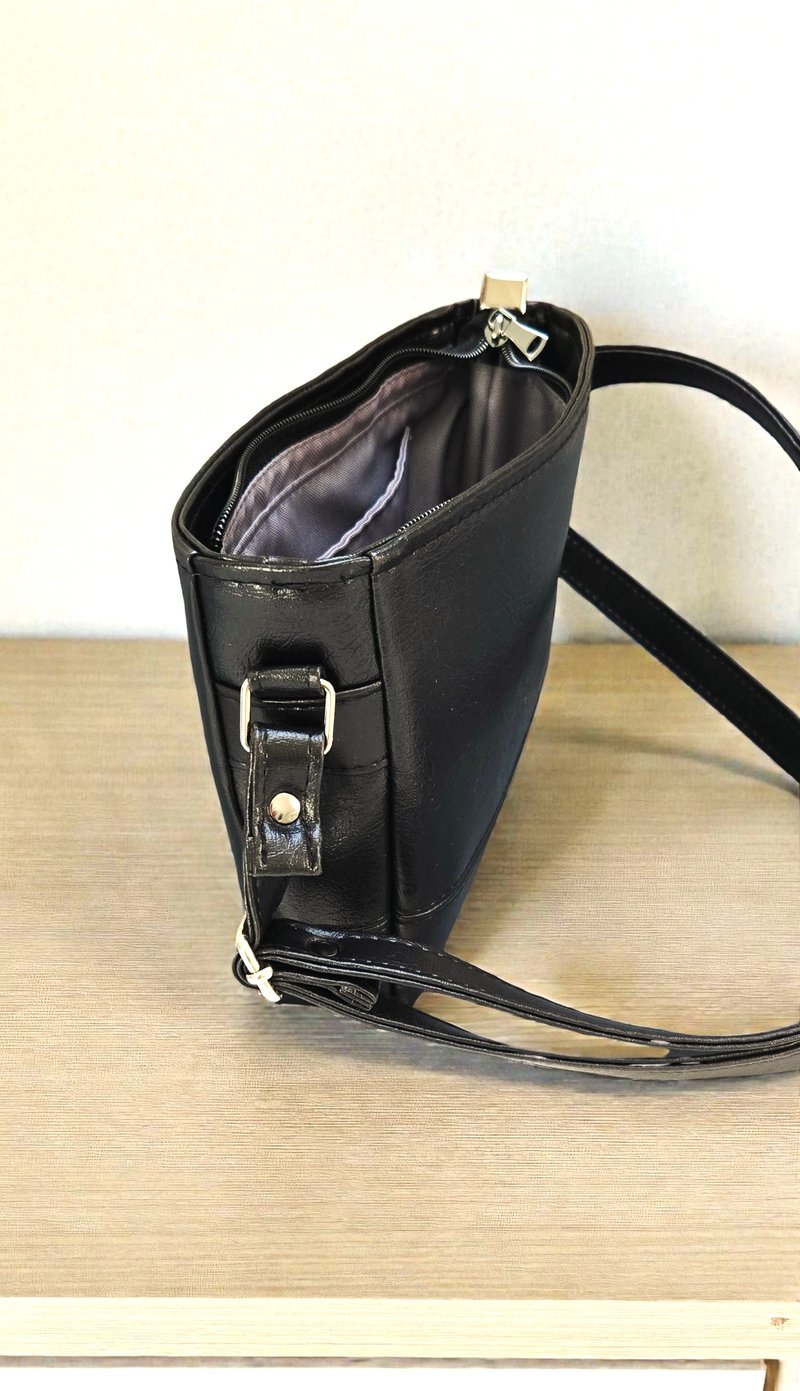 Sacoche à bandoulière artisanale en simili cuir noir 3